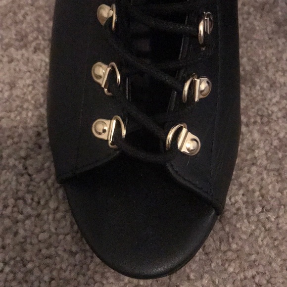 Black and gold open toed lace up heel boots - Picture 3 of 8